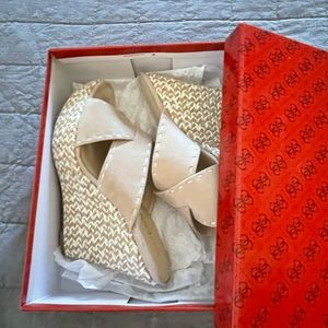 Guess Laine in Light Natural Suede Size 9M